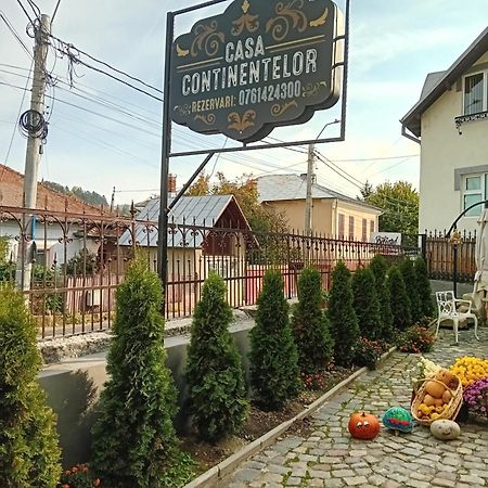 Casa Continentelor Hotel Câmpulung Buitenkant foto