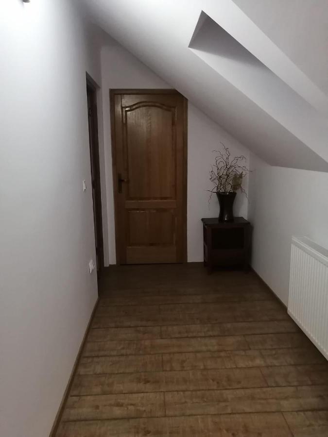 Casa Continentelor Hotel Câmpulung Buitenkant foto