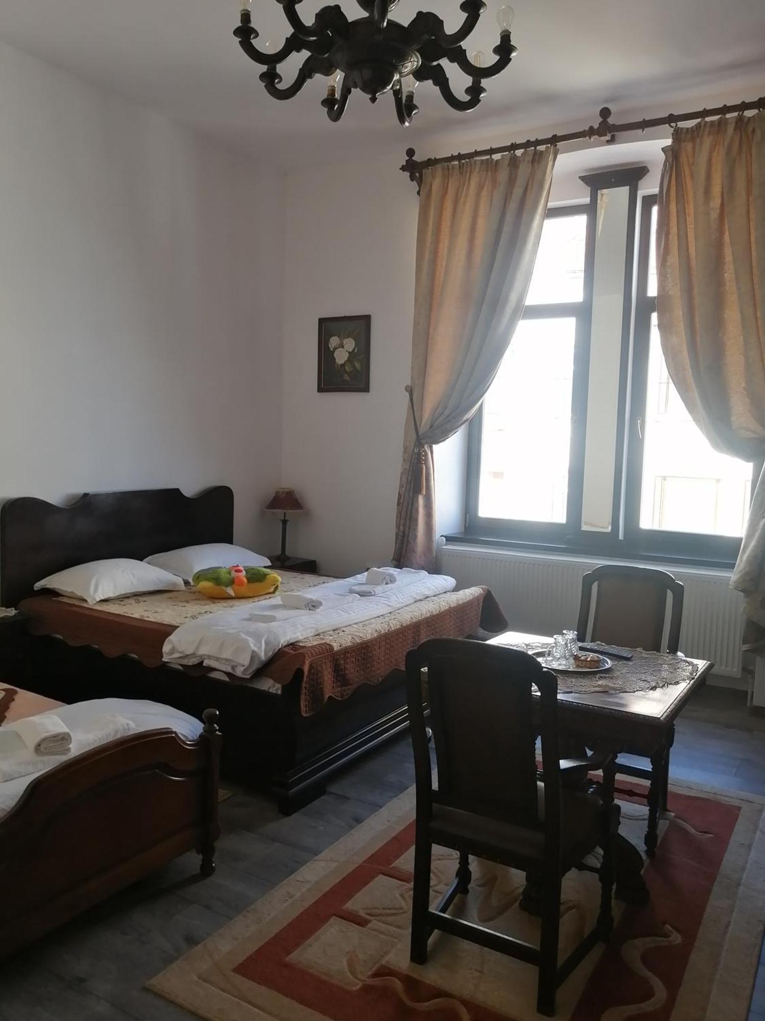 Casa Continentelor Hotel Câmpulung Buitenkant foto