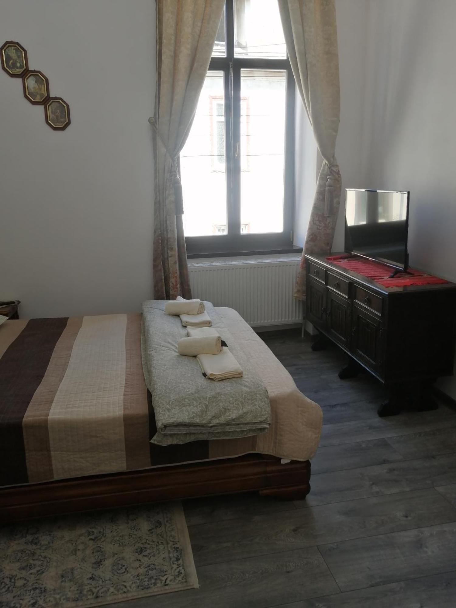 Casa Continentelor Hotel Câmpulung Buitenkant foto