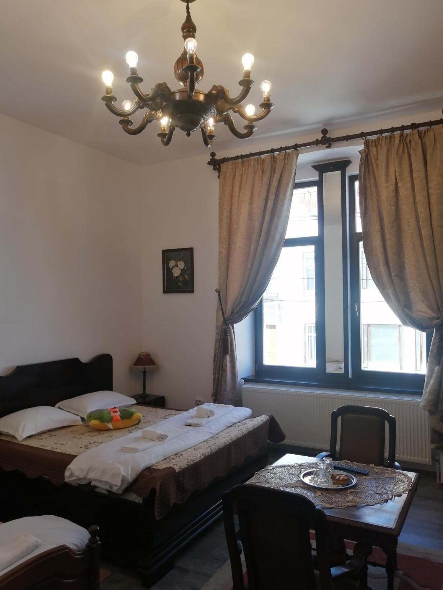 Casa Continentelor Hotel Câmpulung Buitenkant foto