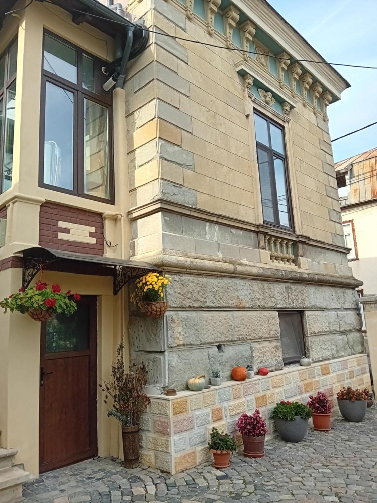 Casa Continentelor Hotel Câmpulung Buitenkant foto